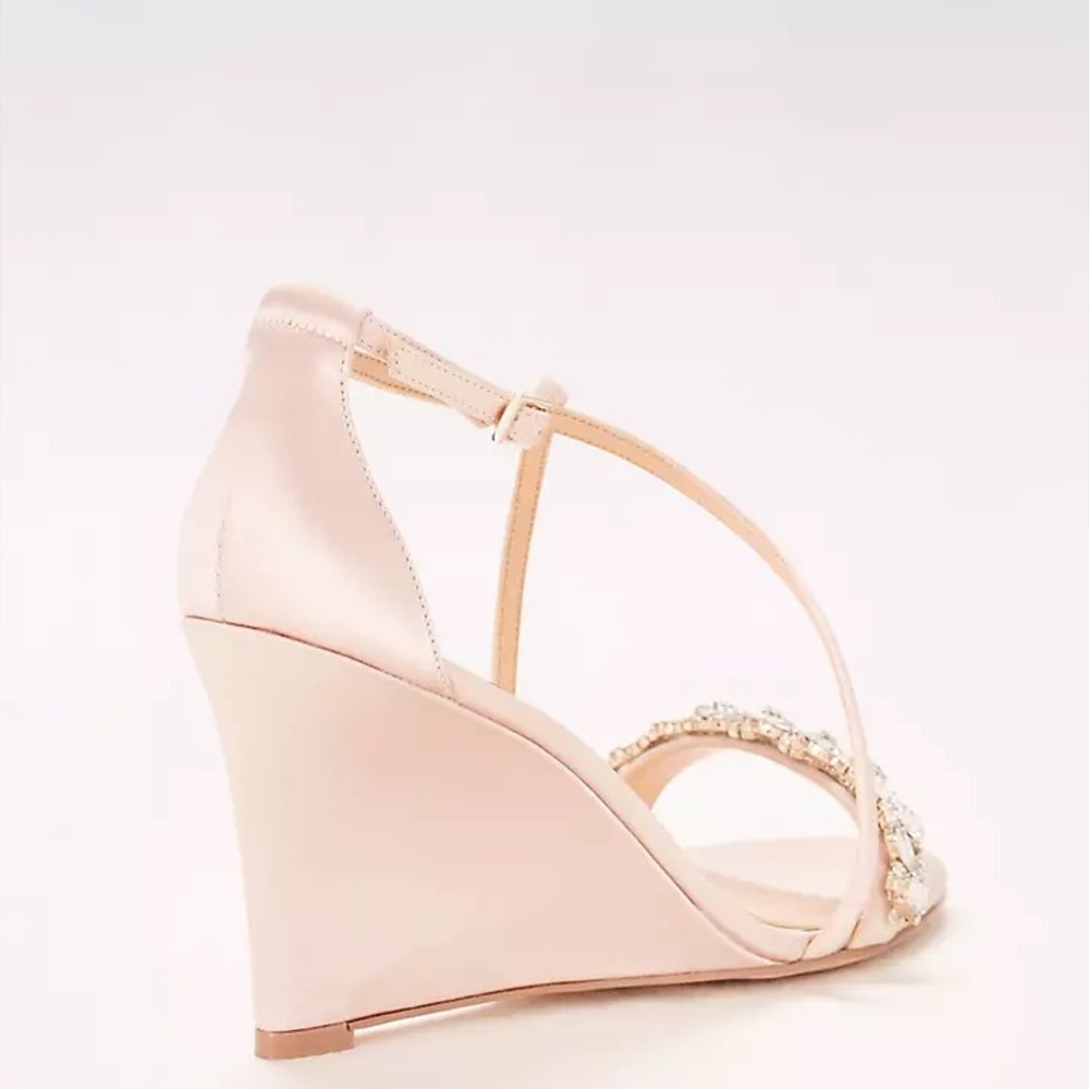 NIB Badgley Mischka Jewel Crystal Embellished Heels - Picture 3 of 9